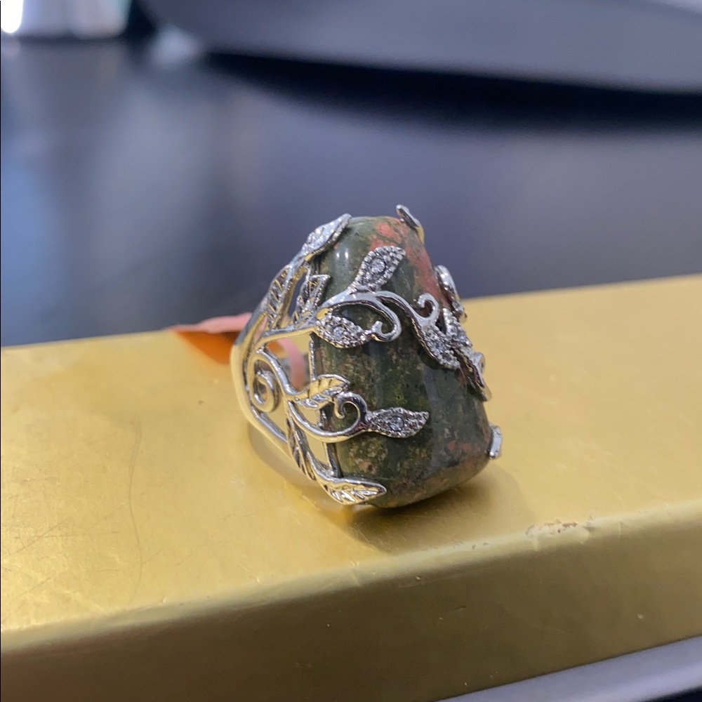 Silver Leaf Design Ring with Green Stone